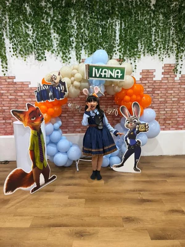 Animal themed balloon backdrop at a Play Kingdoms birthday party in Kuala Lumpur